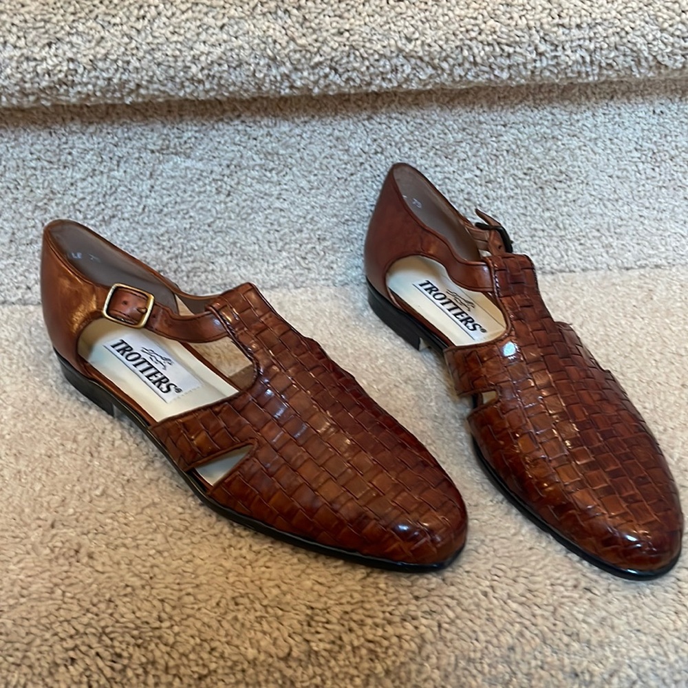 Woven open side flats
